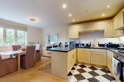 Kitchen Dining Area