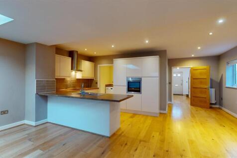 5-Woodbridge-Mews-12062023_154148.jpg