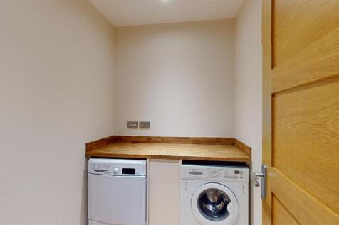 5-Woodbridge-Mews-12062023_154247.jpg