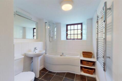 Bathroom.jpg