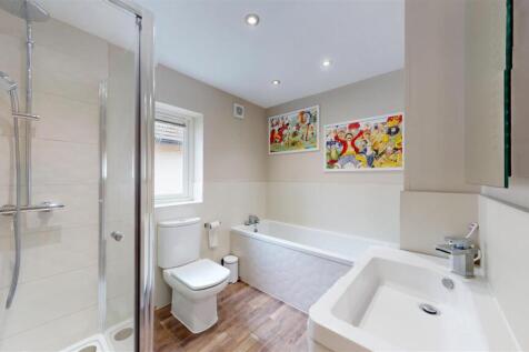En Suite/Family Bathroom