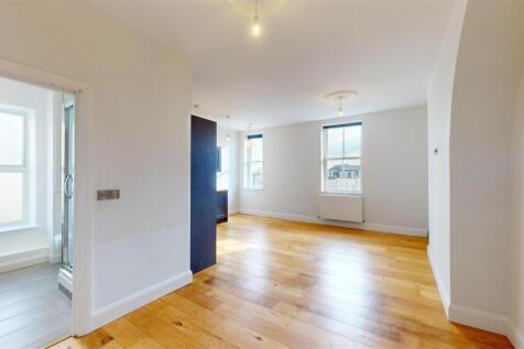 Flat-6-Brownlow-Quay-05162024_202949.jpg