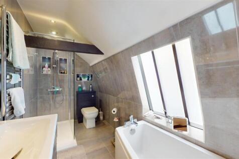 Master En-Suite