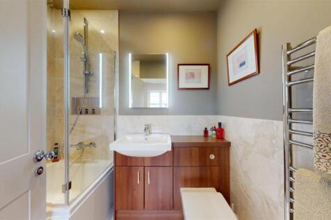 Family Bathrooom