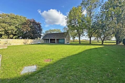 Front Lawn & Dutch Barn