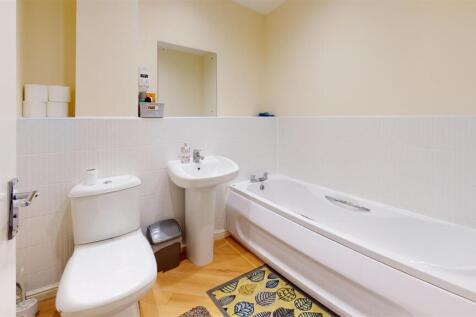 36-Riverside-Place-Bathroom 1.jpg