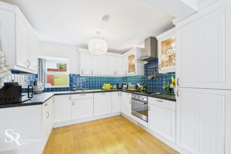 Kitchen/Dining Area