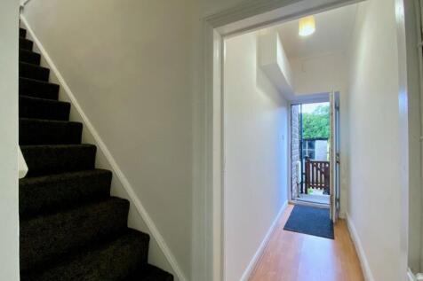Front porch &amp; entrance hall