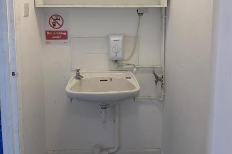 Washroom .jpg