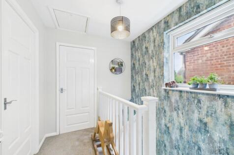 FIRST FLOOR LANDING