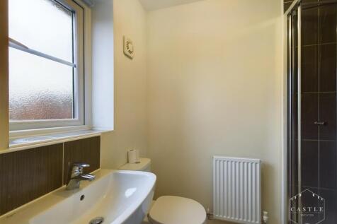 ENSUITE SHOWER ROOM