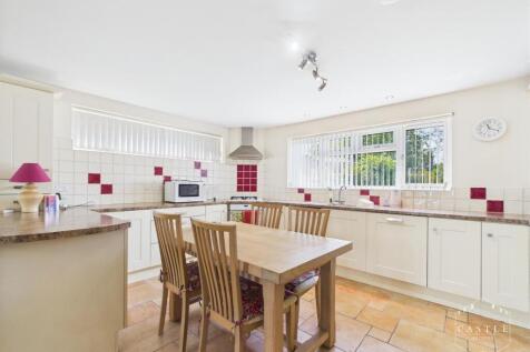 LIVING KITCHEN