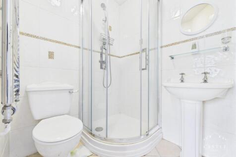 ENSUITE SHOWER ROOM