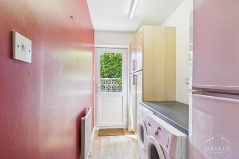LAUNDRY/UTILITY ROOM