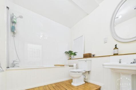 FAMLY BATHROOM