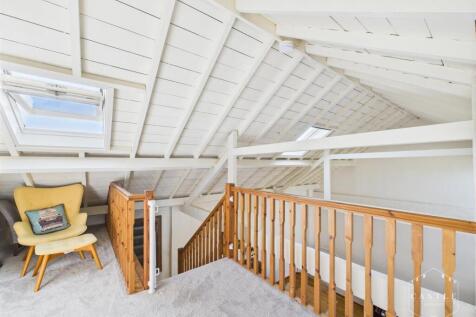 MEZZANINE SEATING AREA