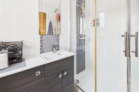 ENSUITE SHOWER ROOM