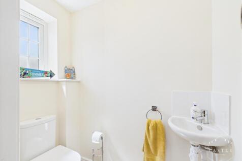 GUEST CLOAKROOM