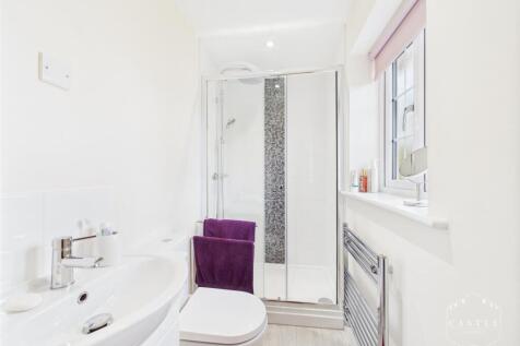 ENSUITE SHOWER ROOM