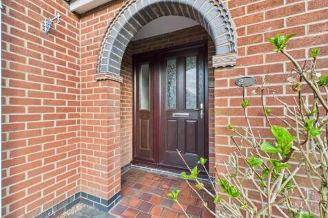 ENTRANCE PORCH