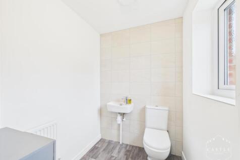 GUEST CLOAKROOM