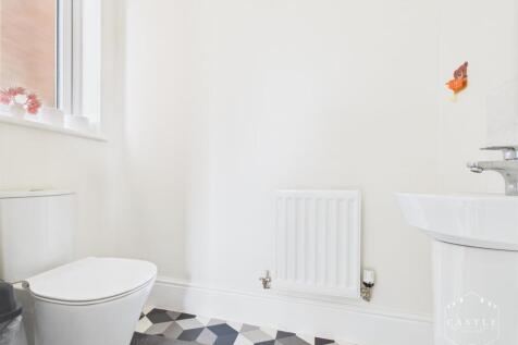 GUEST CLOAKROOM