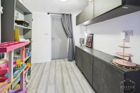 STORE/HOBBIES ROOM