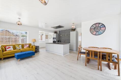 OPEN PLAN LIVING KITCHEN