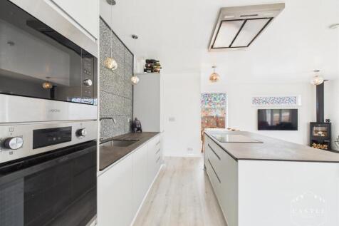 OPEN PLAN LIVING KITCHEN