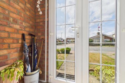 ENTRANCE PORCH