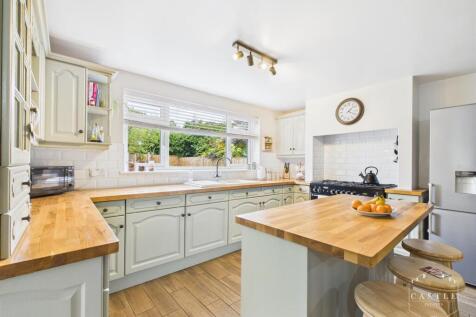 OPEN PLAN LIVING KITCHEN