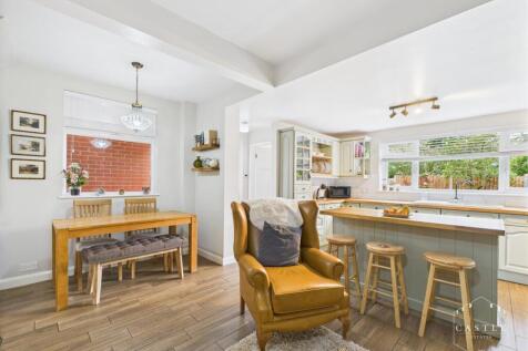 OPEN PLAN LIVING KITCHEN