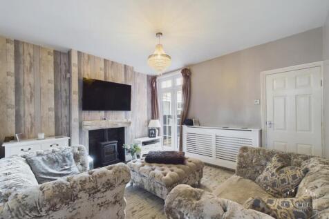 SITTING/DINING ROOM