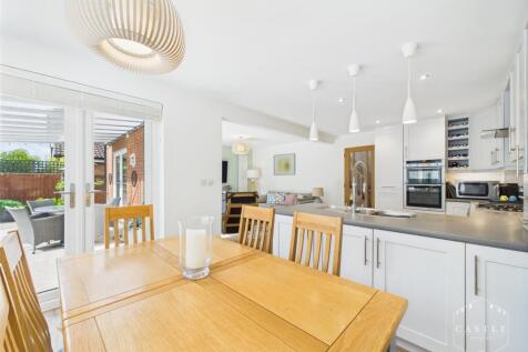 OPEN PLAN LIVING KITCHEN
