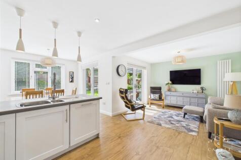OPEN PLAN LIVING KITCHEN