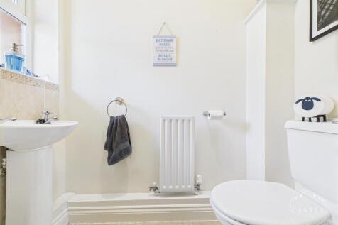 GUEST CLOAKROOM