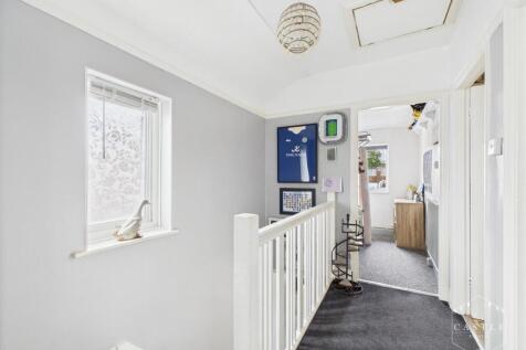 FIRST FLOOR LANDING