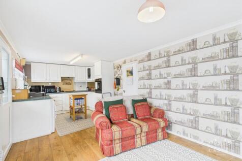 LIVING KITCHEN