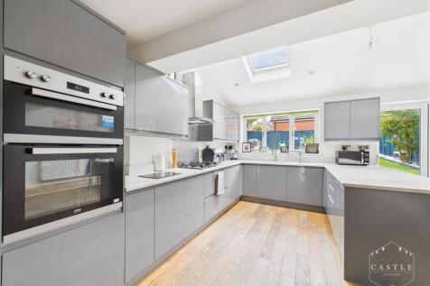 LIVING KITCHEN