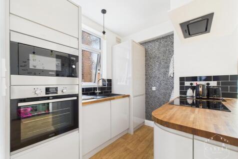 OPEN PLAN LIVING KITCHEN