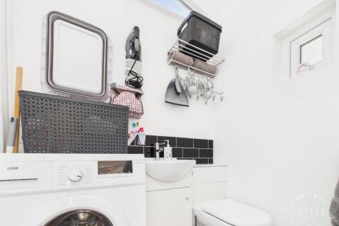 GUEST CLOAKROOM