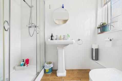 ENSUITE SHOWER ROOM