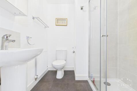 ENSUITE SHOWER ROOM