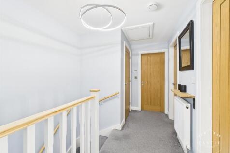 FIRST FLOOR LANDING