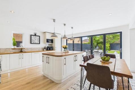 LIVING KITCHEN