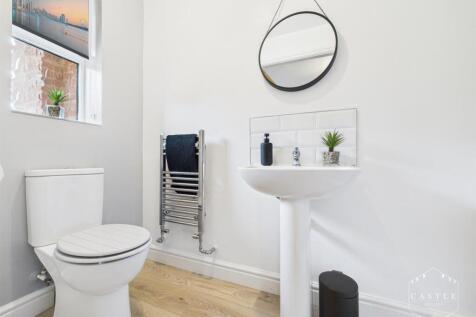 GUEST CLOAKROOM