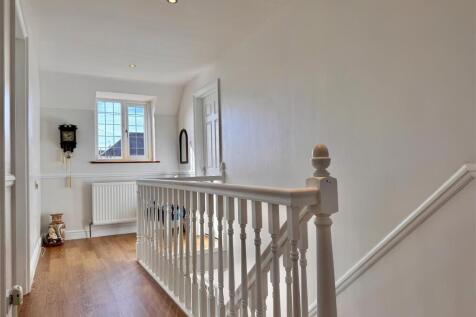 FIRST FLOOR LANDING
