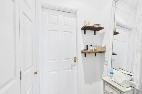 DRESSING AREA