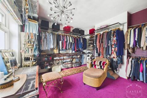 BEDROOM THREE/WARDROBE