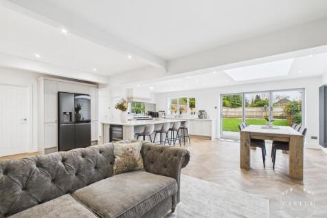 OPEN PLAN LIVING KITCHEN